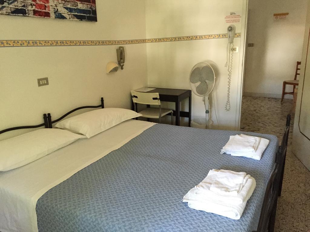 Hotel Zaghini Rimini Phòng bức ảnh