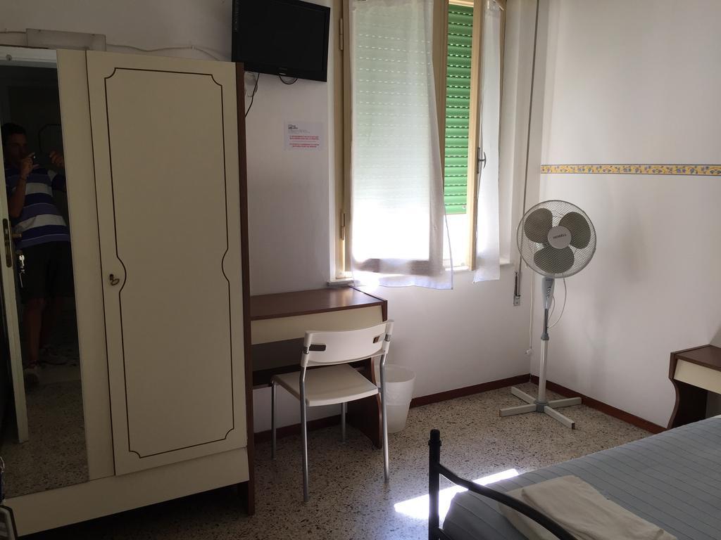 Hotel Zaghini Rimini Phòng bức ảnh