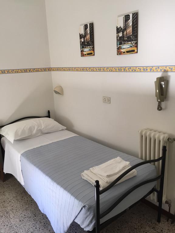 Hotel Zaghini Rimini Phòng bức ảnh